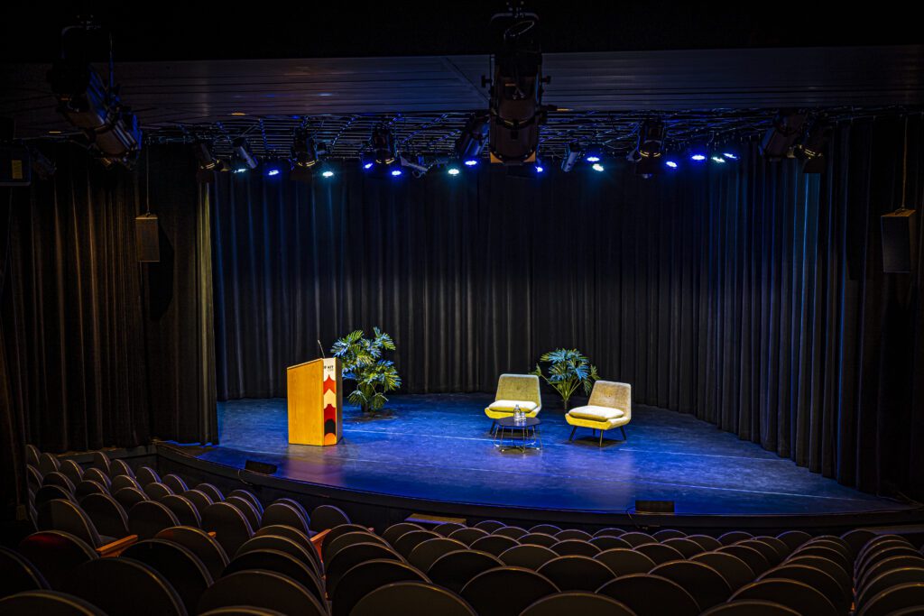 KIT_Theater_01