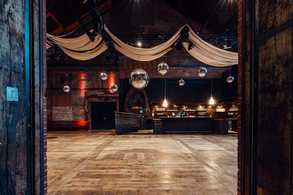 De Liefde - Doeken in truss (10)