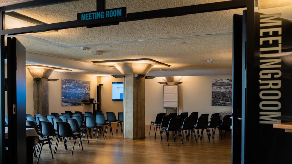 6. Meetingroom