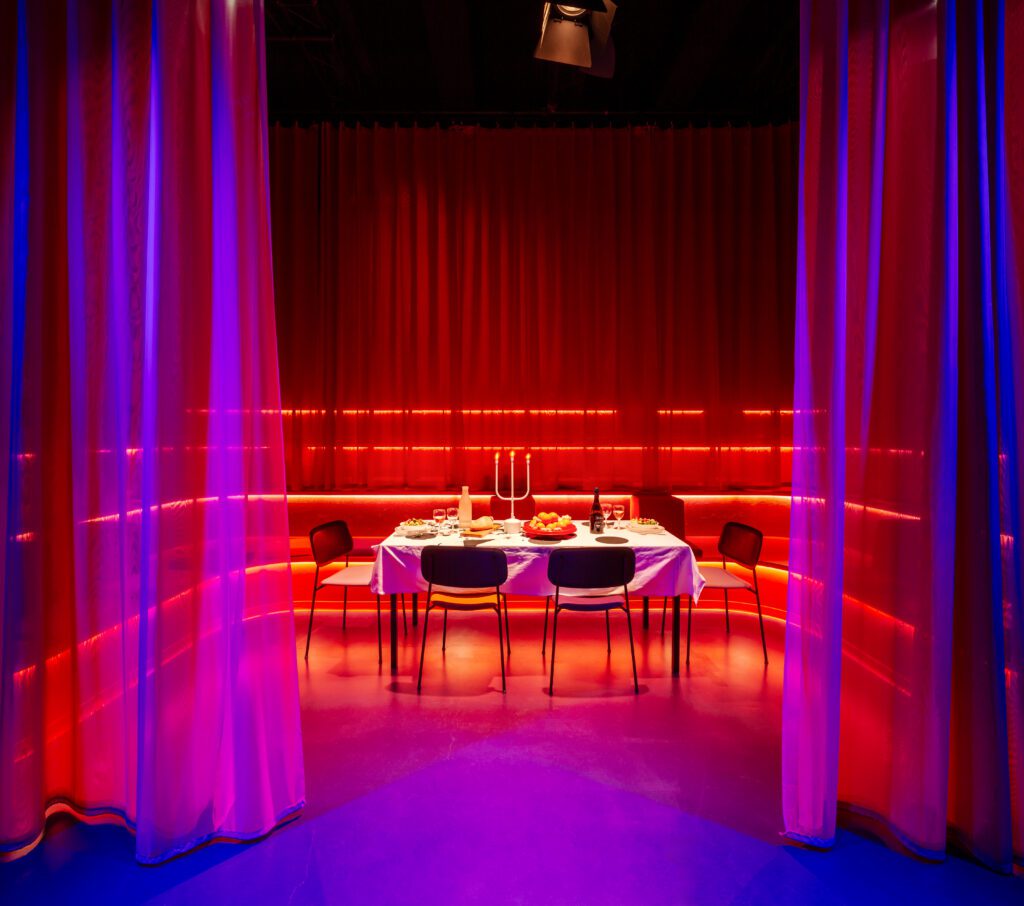 Red Space en Grand Space. Edith Gruson