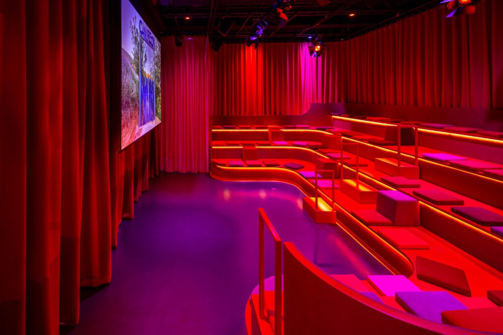 Red Space en Grand Space. Edith Gruson